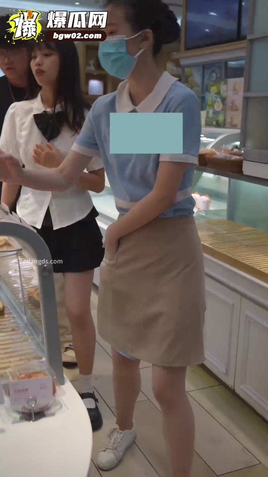 quay lén dưới váy em nhân viên haidilao